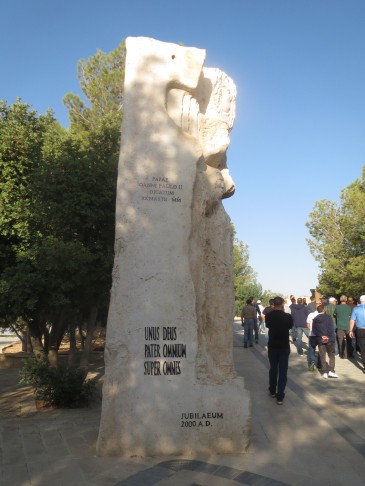 Das Millennium Monument, mit ein wenig Phantasie erkennt man das Gesicht von Moses mit wallendem Bart